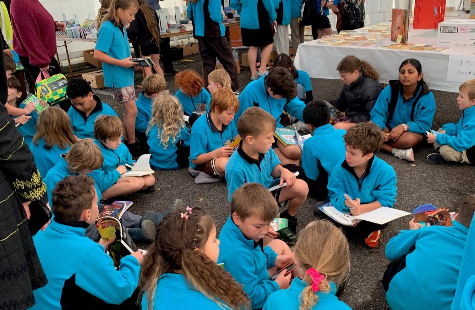 Children at Featherston Booktown cropped